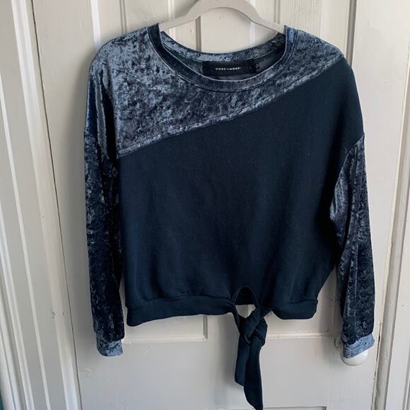 Code x Mode Crushed Velvet Tie Front Top - Picture 2 of 10